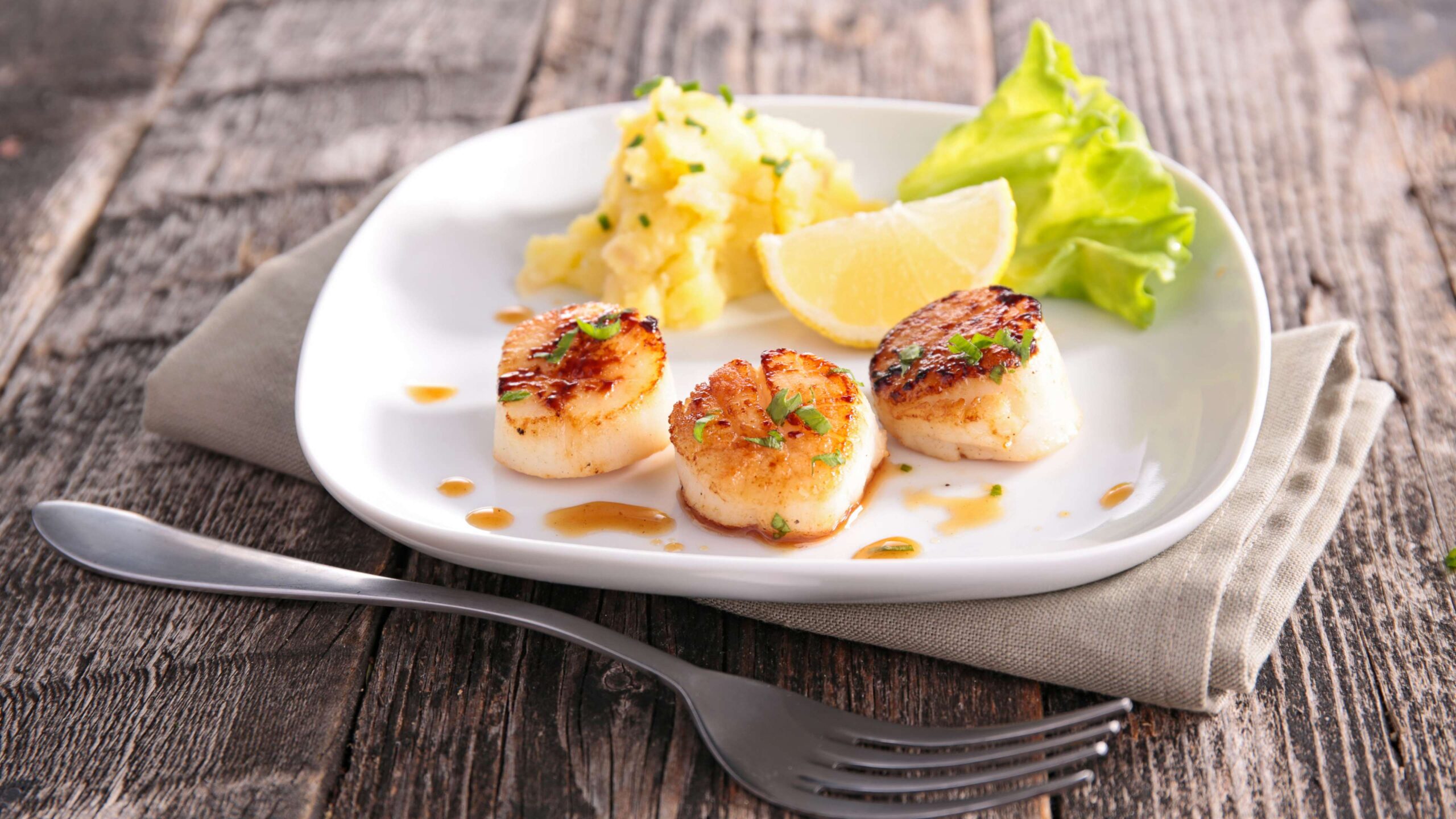 Pan-seared scallops with lemon butter from Fish Foodies